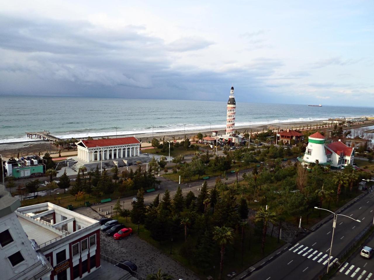 Sea View Rock Hotel Batoemi Buitenkant foto