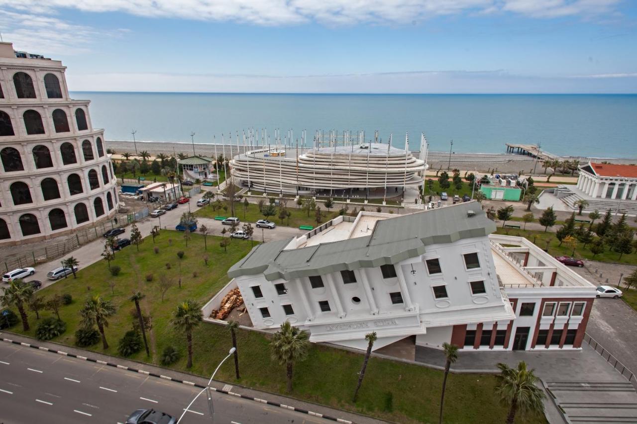 Sea View Rock Hotel Batoemi Buitenkant foto