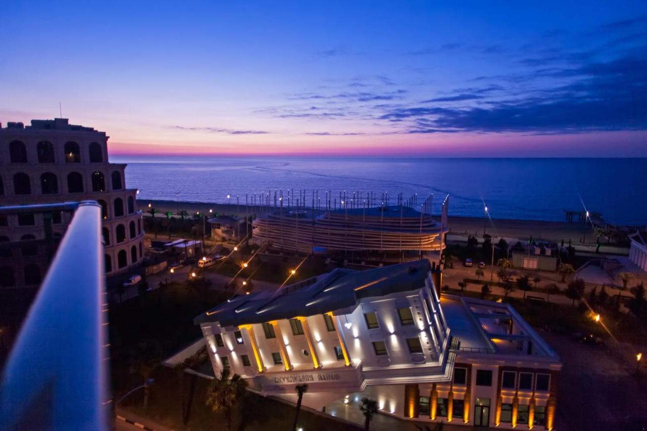 Sea View Rock Hotel Batoemi Buitenkant foto